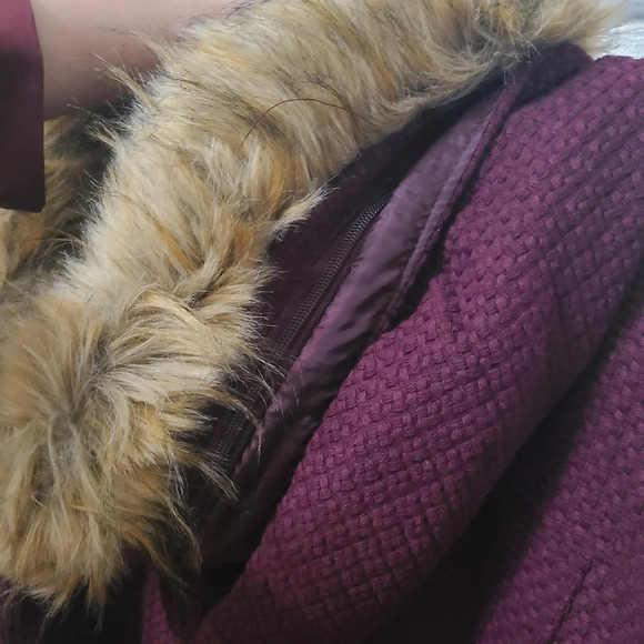 Madden Girl Women's Hooded Toogle Coat with Faux Fur Trim Size 3X Merlot NWT - Picture 2 of 13